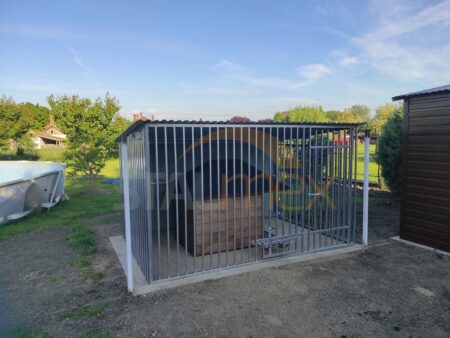 Ocynkowany kojec dla psa 3x2 ściany pokryte blachą