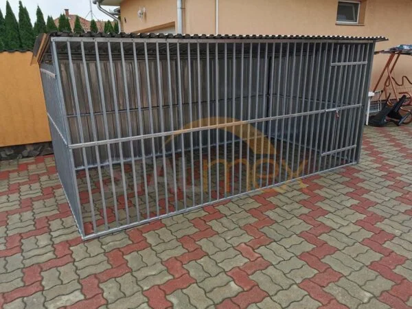 Ocynkowany kojec dla psa 4×2 ściany pokryte blachą