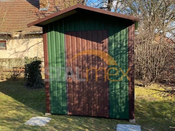 Domek ogrodowy w kolorze 2×2×2,40 – BTX 6020 zielony MAT, dach dwuspadowy z daszkiem, okno PCV - obrazek 5