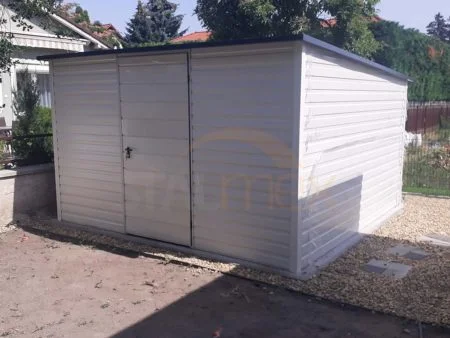 Domek ogrodowy w kolorze 4×3×2,10 – RAL 9010 biały, spad dachu do tyłu