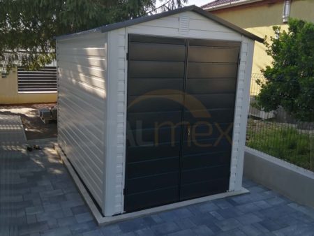 Domek ogrodowy w kolorze 2×3×2,40 – RAl 9010 biały, dach dwuspadowy, drzwi dwuskrzdyłowe, okno PCV