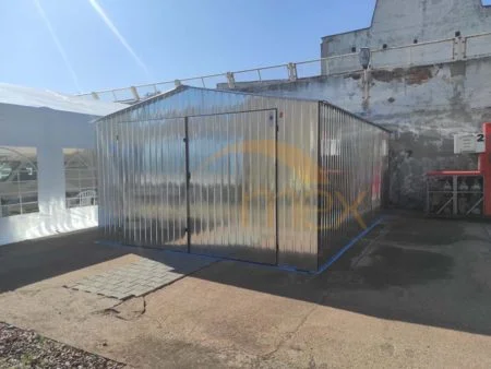 Garaż blaszany ocynkowany 4×6×2,5 - dach dwuspadowy, brama dwuskrzydłowa