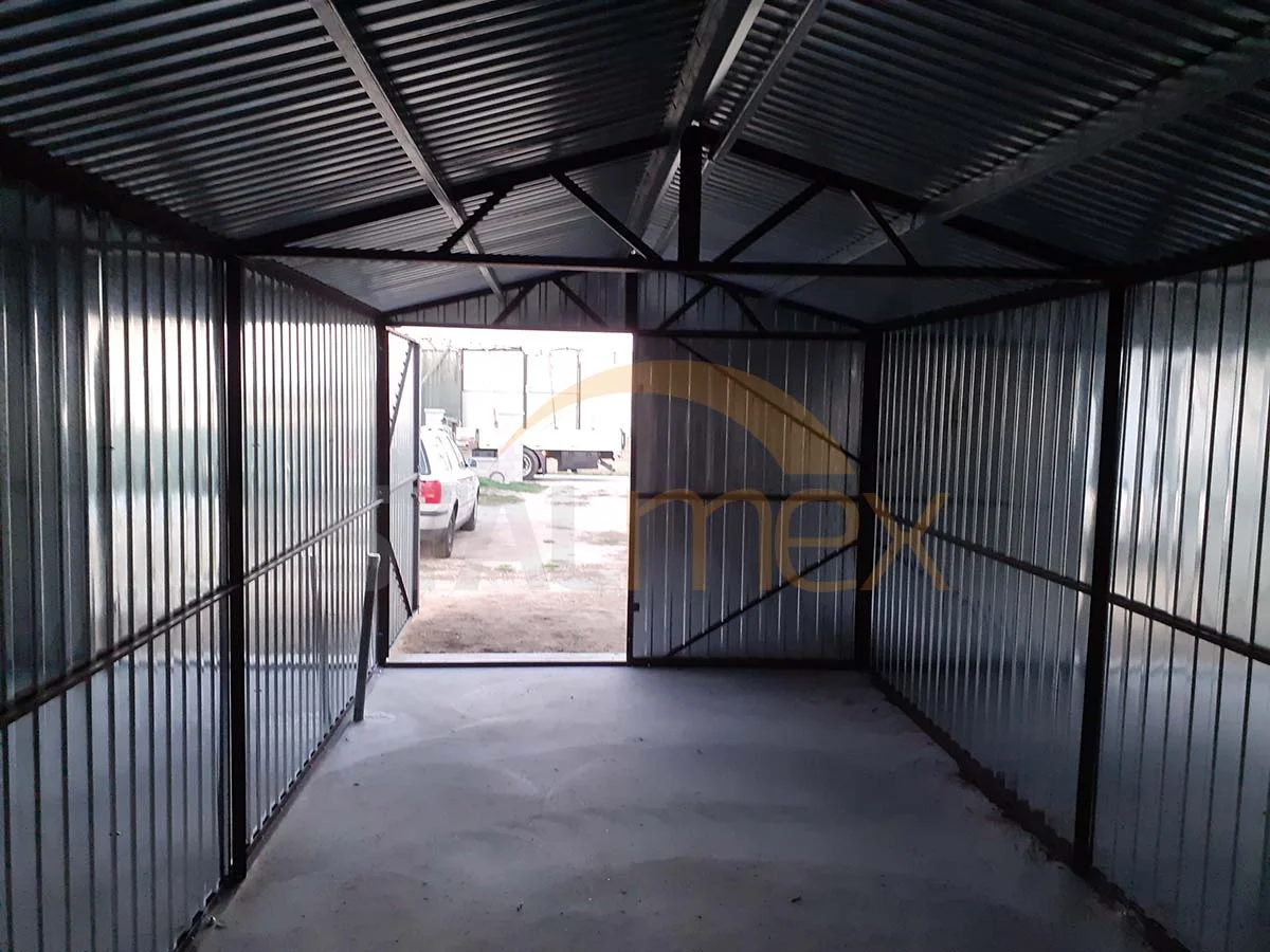 Garaż blaszany ocynkowany 3×7×2,50 – dach dwuspadowy, drzwi dwuskrzydłowe, furtka - obrazek 5