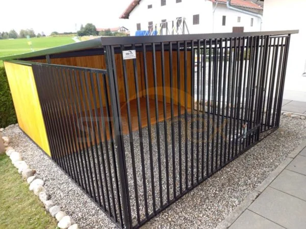 Kojec dla psa zabudowany drewnem 4×4 z drewnianą podłogą - obrazek 3