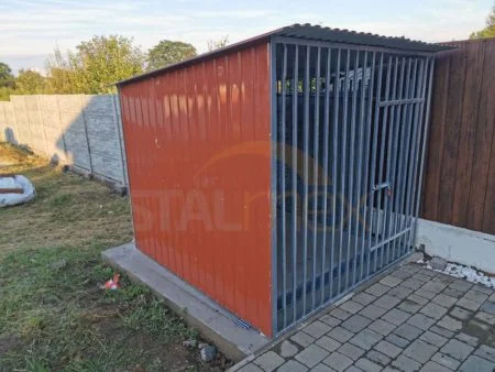 Ocynkowany kojec dla psa 2x2 ściany pokryte blachą