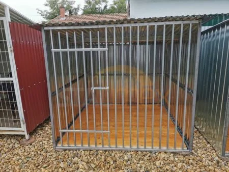 Ocynkowany kojec dla psa 2x2 ściany pokryte blachą