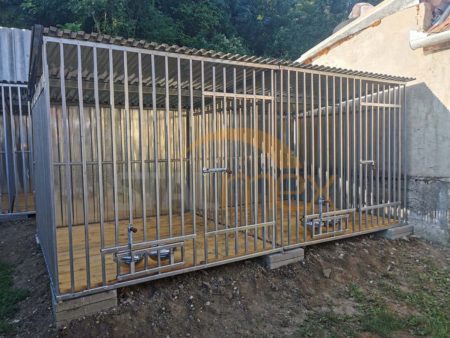 Podwójny kojec dla psa ocynkowany 4x2 tył pokryty blachą